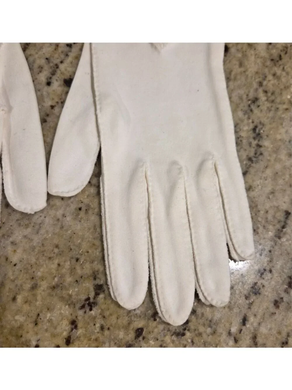 Vintage Womens Size M/L 7 Off-White Cotton Formal Gloves Chevron Notch Wrist